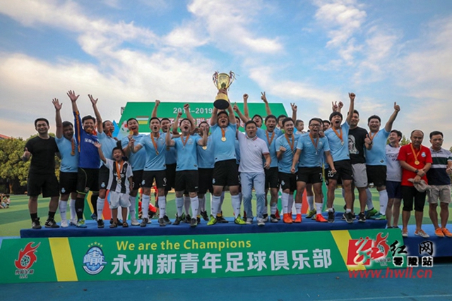 那不勒斯欧冠对手沙巴巴库的教练传奇故事